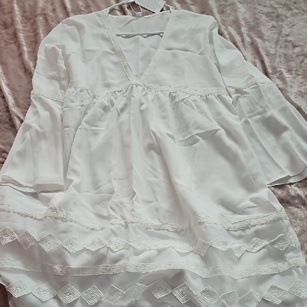 Elegant White Lace Dress